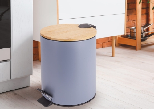 Elegancki kosz pedałowy do WC 5L metalowy Kamille KM0206